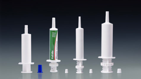 Viewing the use of cbd paste syringe from the needle tube