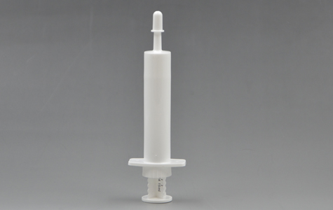 Pet nutrition cream in the form of syringe has become a trend