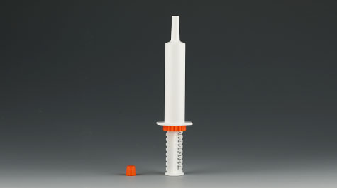 Two major uses of plastic veterinary syringes