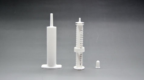 Application of Pet Syringes-Nutritional Cream for Dog and Cat Dermatology